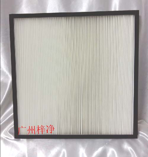 板式中效過濾器設(shè)計特點：風(fēng)量大、阻力小、結(jié)構(gòu)堅固、可重復(fù)清潔使用。