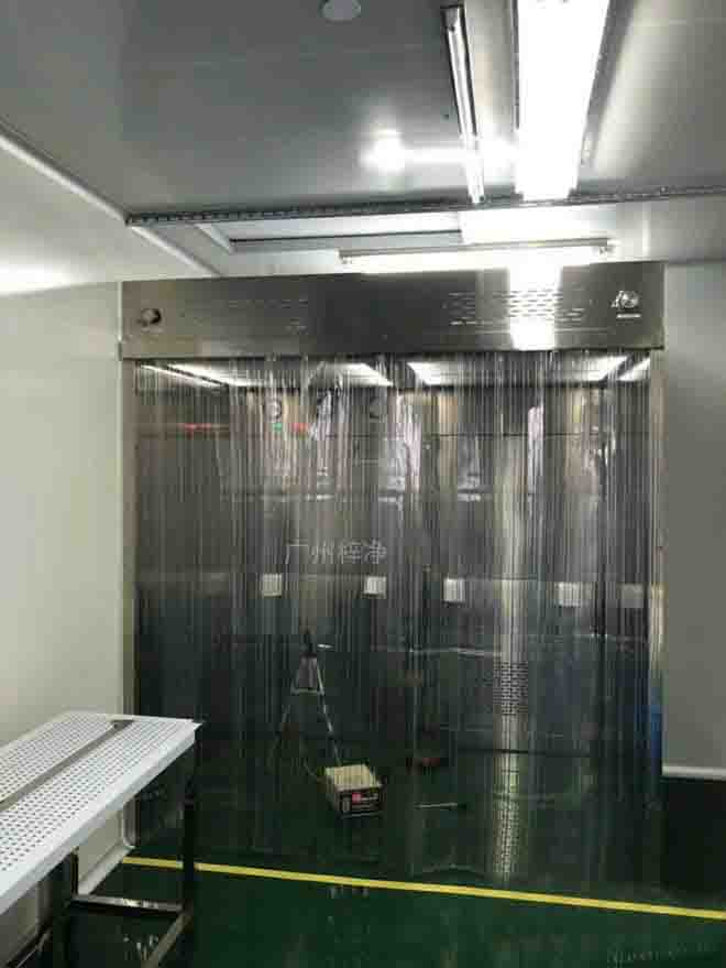 負壓稱量罩結(jié)構(gòu)圖由初效、中效、高效、風(fēng)機等部件組成