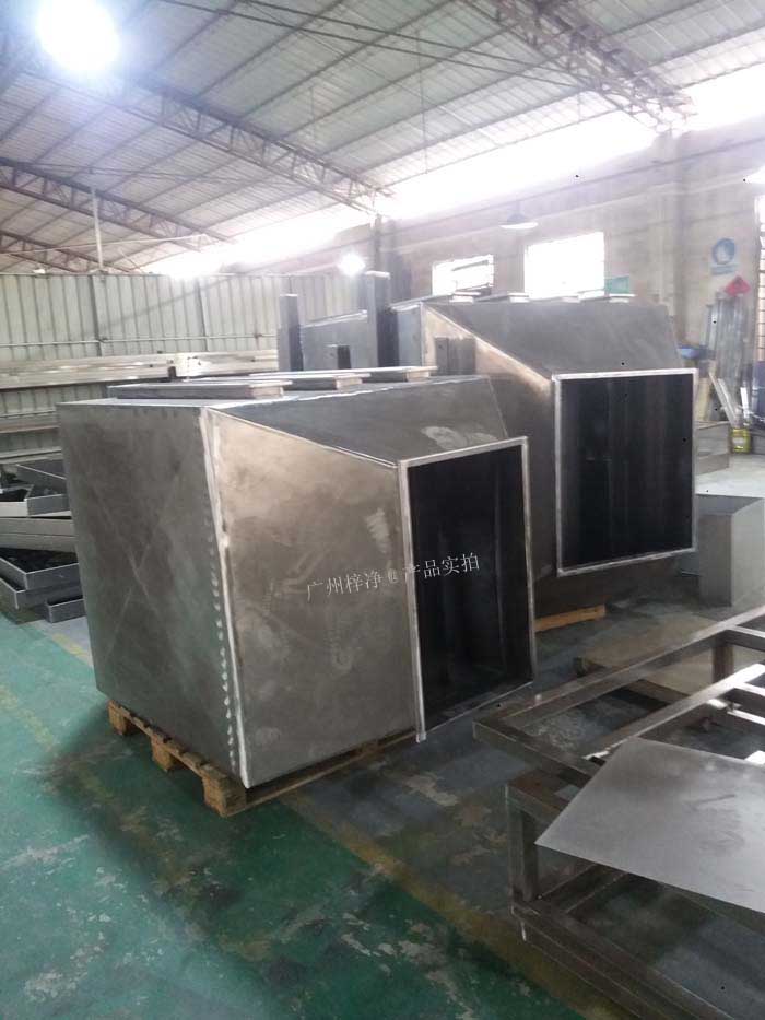 增壓新風柜可根據不同的通風管道布局，訂做不同的進出風口方向的風柜；